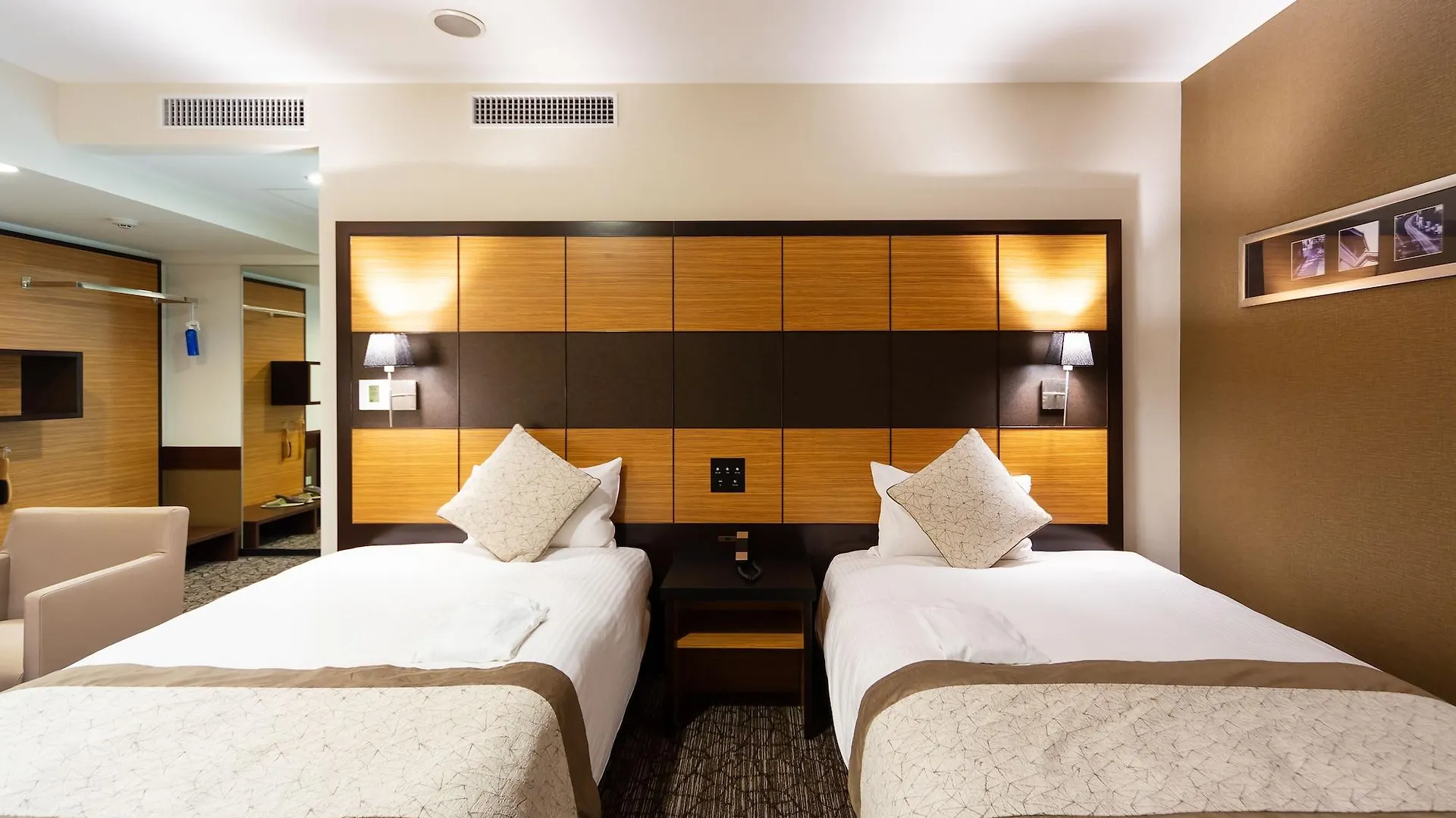 Hotel Wing International Premium Tokyo Yotsuya 3*,